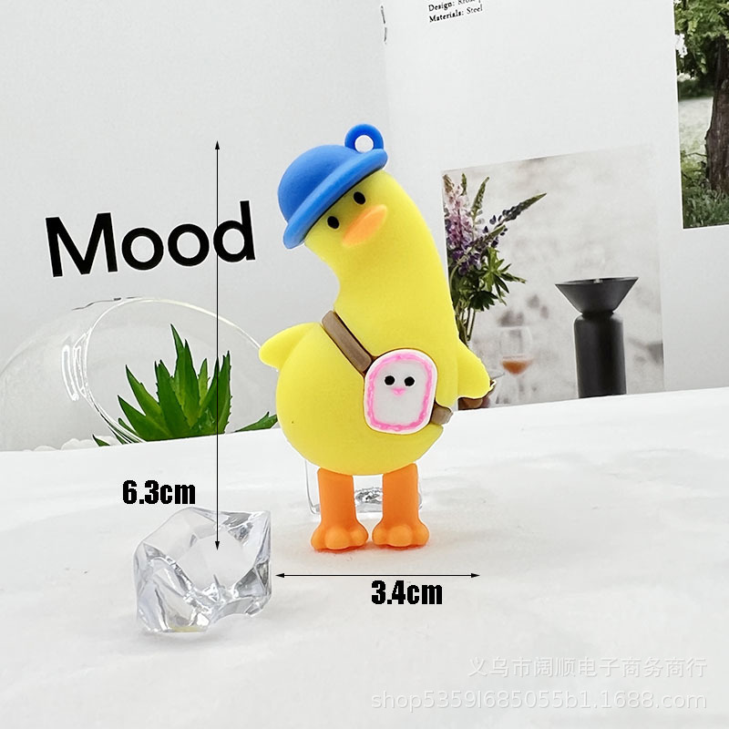 cartoon travel duck keychain pendant head tilt duck keychain backpack duck keychain pendant little yellow duck doll Specification drawing