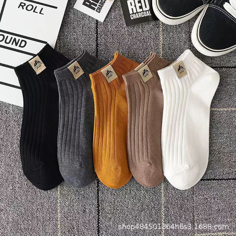 socks unisex short black and white summer breathable sweat absorbing deodorant solid color socks wear-resistant Application Scenario