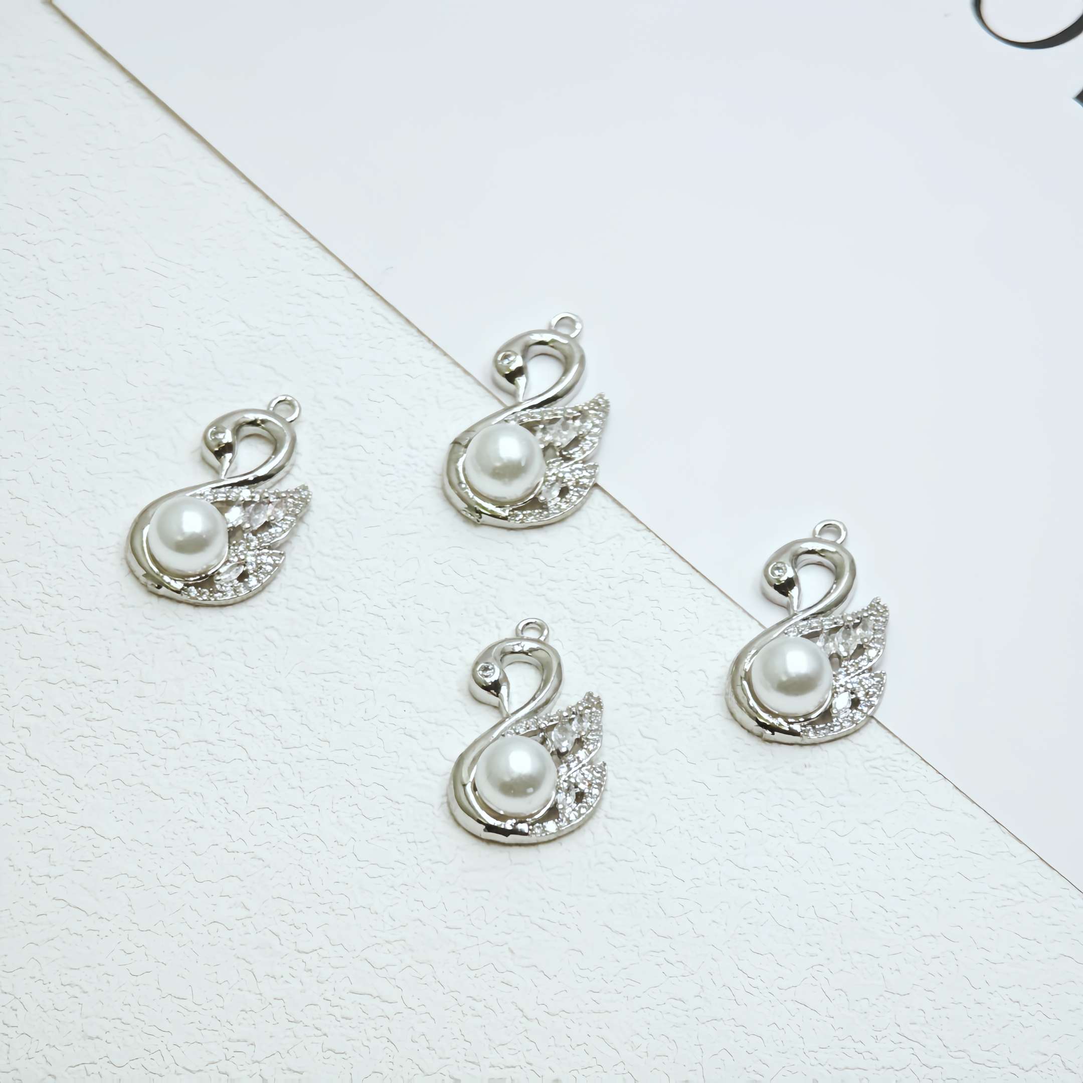 Obiya long and elegant earrings, women's accessories, fashionable and elegant little swan pendant accessories, trendy and versatile accessories. detail image 3