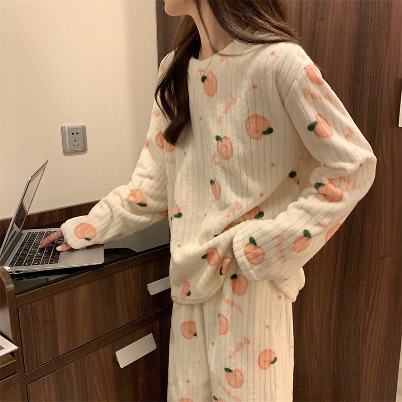 coral velvet pajamas women's autumn and winter thickening flannel cute loungewear outer wear loose long fashion cardigan suit details Picture