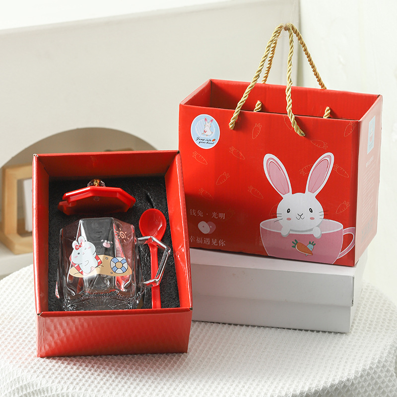 water cup gift gift box mug high temperature resistant creative glass cup bear towel cover and spoon set wholesale Application Scenario