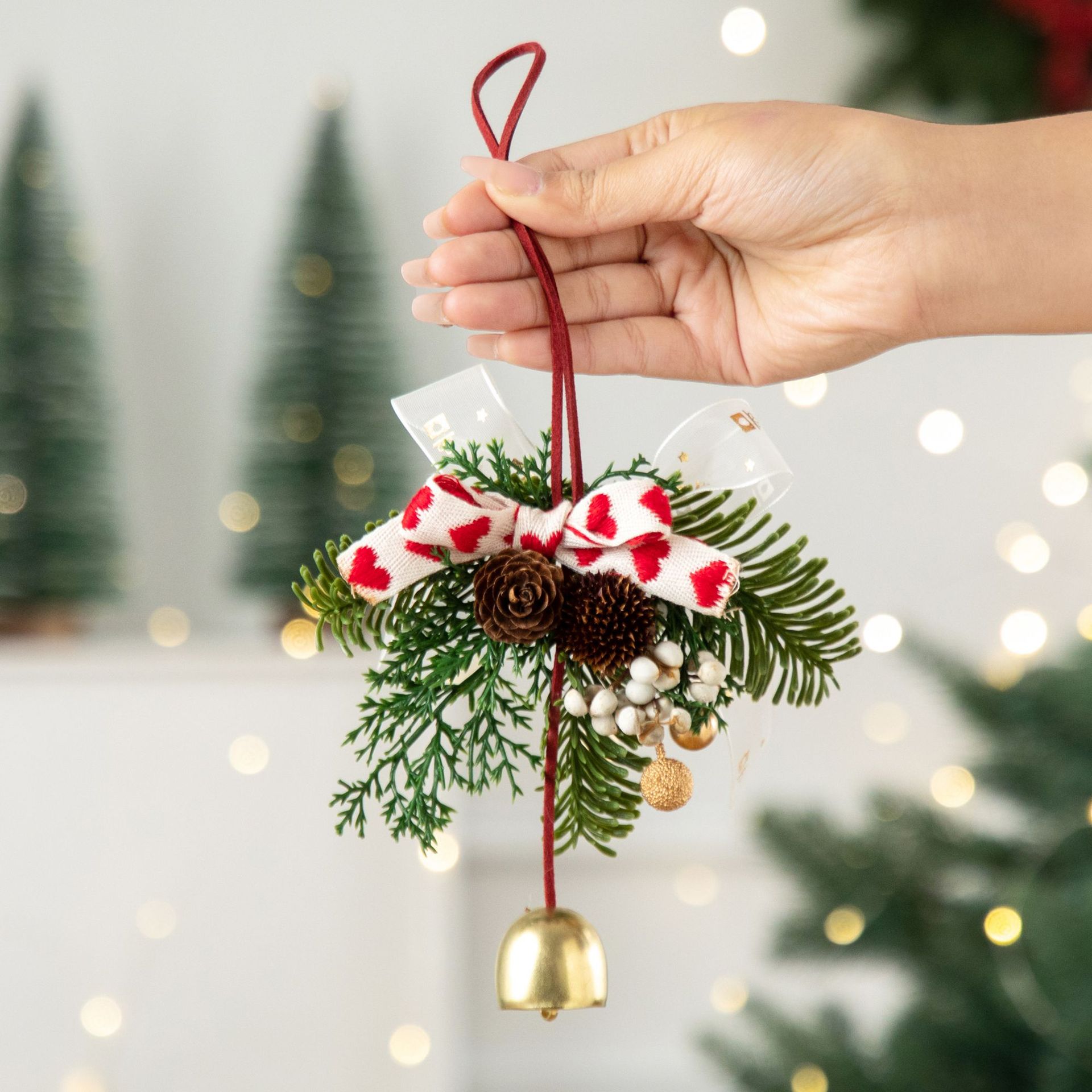2026 new christmas decorations jingling bell garland pendant christmas tree decorations atmosphere scene ornaments Specification drawing