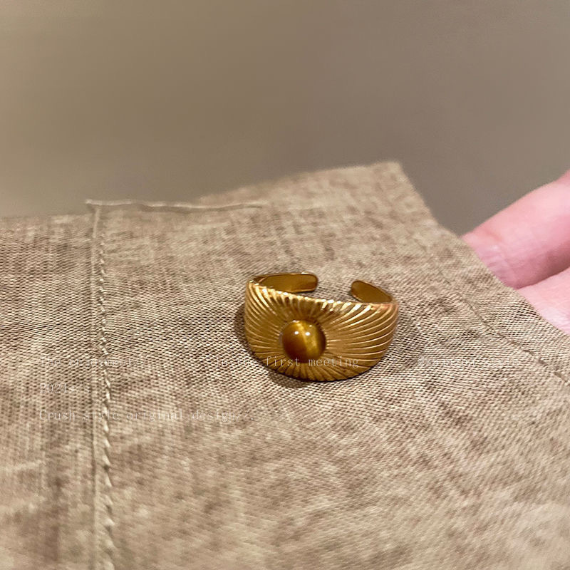 gold tigereye open ring for women special-interest design fashion retro index finger ring light luxury high-grade mid-ancient ring Application Scenario