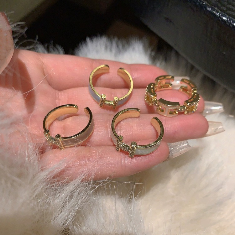 letter h light luxury enamel micro setting ring female dripping 18k gold high sense switchable index finger ring unique niche ring Specification drawing