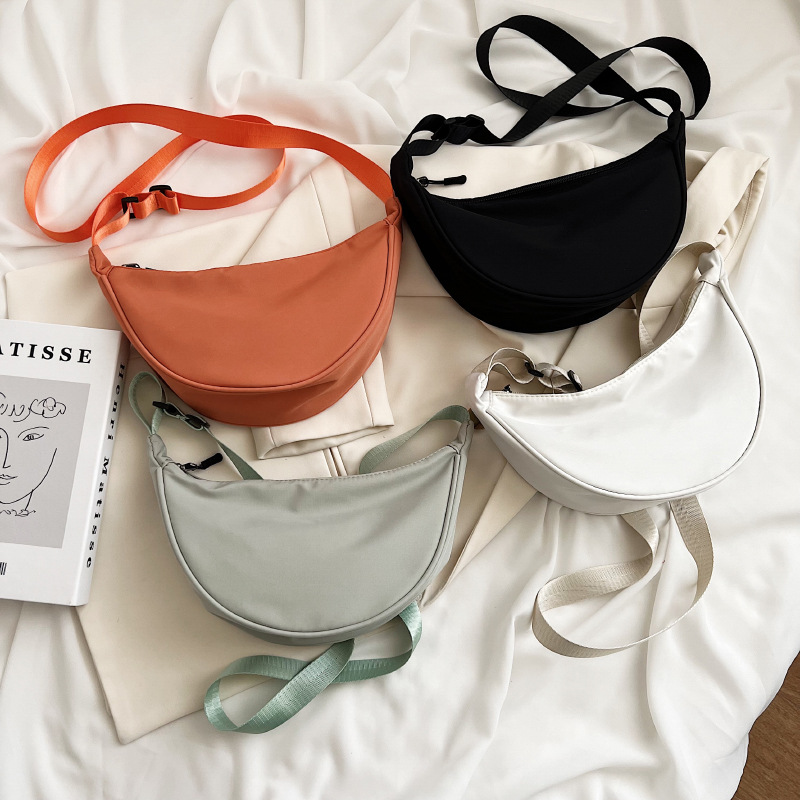 nylon crossbody bag women's 2023 new trendy dumpling bag lightweight small shoulder bag underarm bag simple canvas bag details Picture