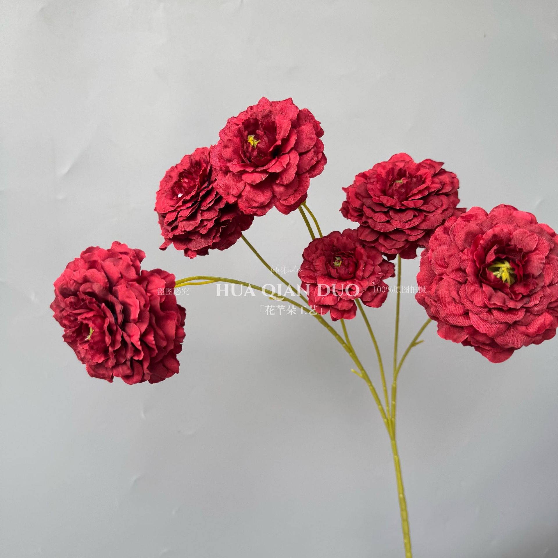 new chinese style red and blue combined artificial flower wedding room scene layout engagement party building wedding flower diy fake flower details Picture