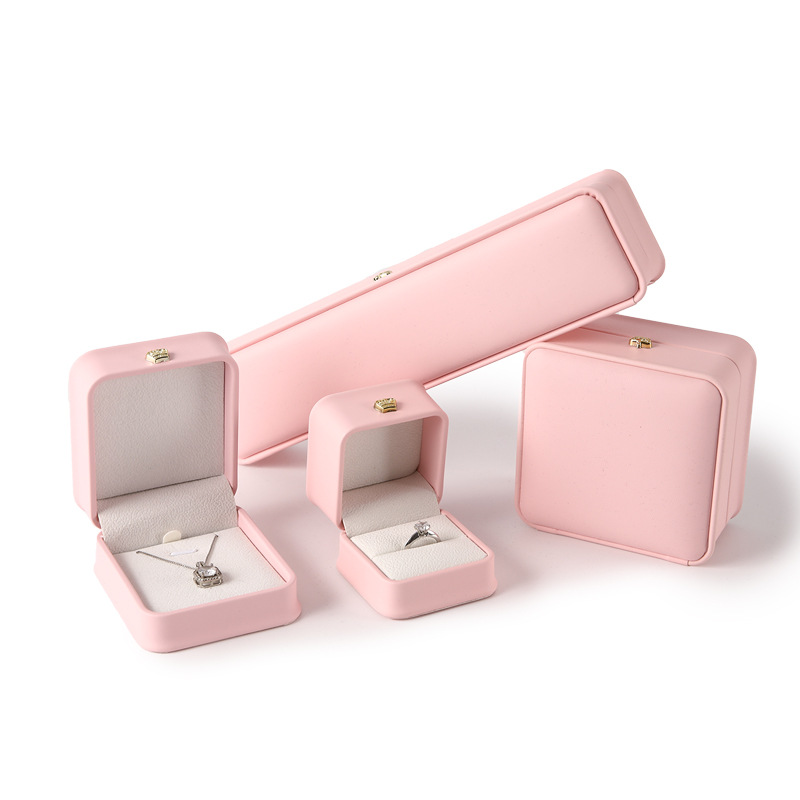 high-grade leather jewelry box jewelry jade ring bracelet necklace bracelet pendant storage box packaging box customization Item Picture