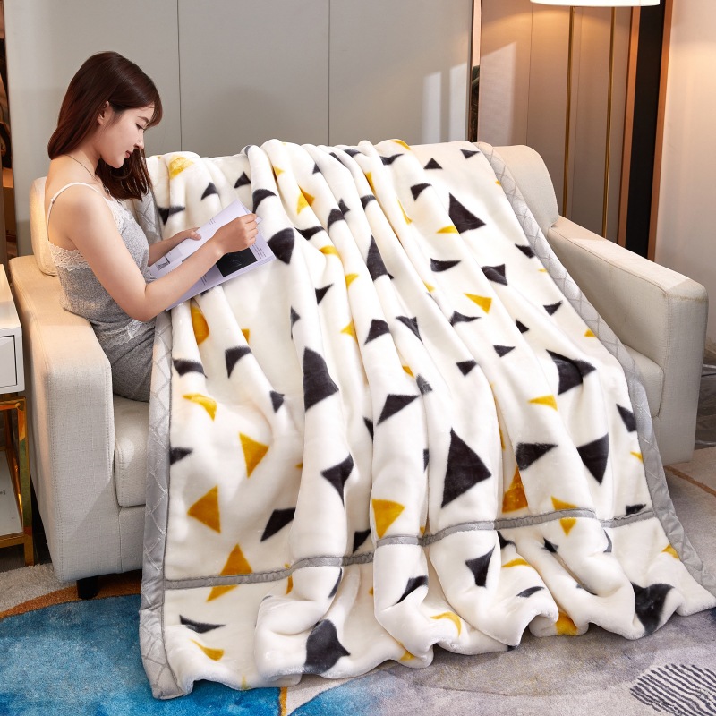 double-layer thickened laschel blanket velvet blanket red wedding gifts blanket leisure blanket children's thickened blanket winter Specification drawing