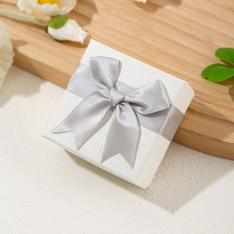korean style bow white gift box in stock wholesale jewelry box ring box necklace ear stud earrings bracelet jewelry box Application Scenario