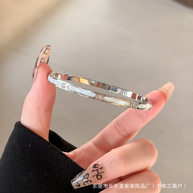 white shell bamboo bracelet female titanium steel bracelet high sense simple bracelet bracelet imitation shell bracelet bracelet hand jewelry Specification drawing