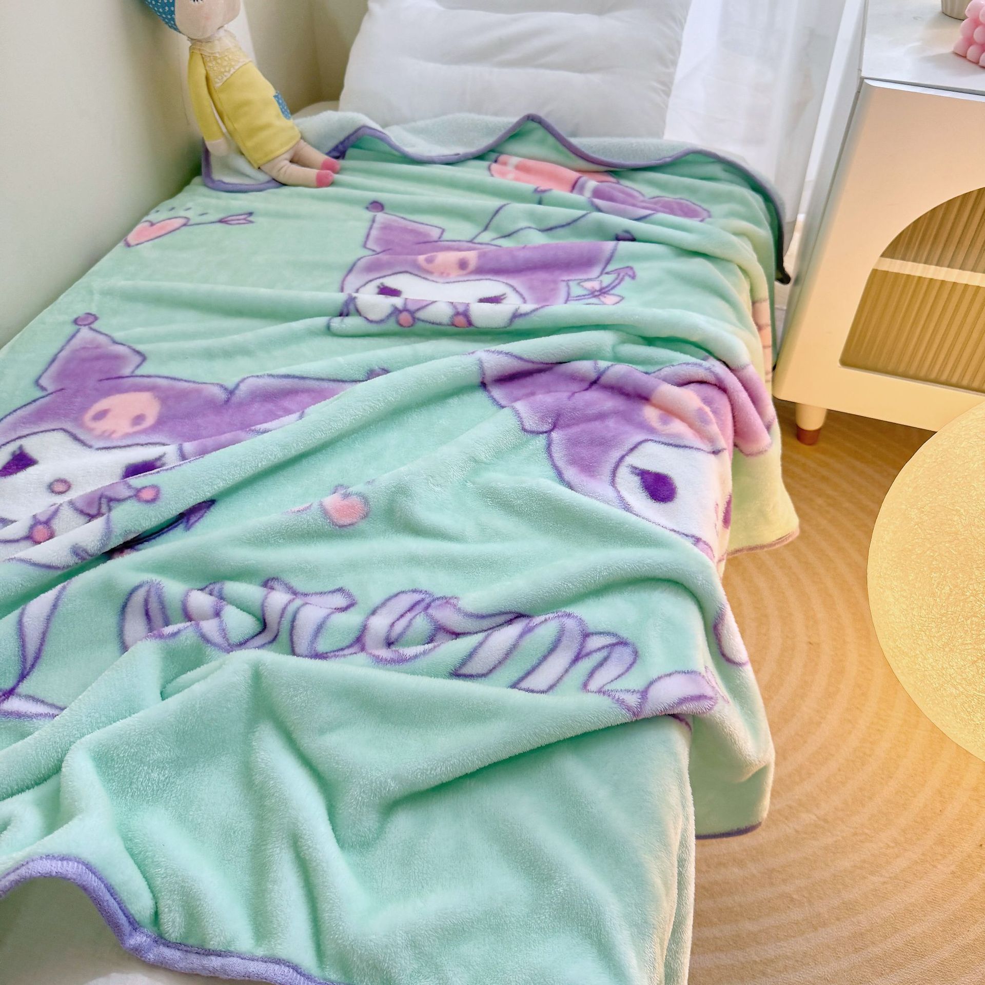 sanrio cartoon blanket milk fiber thick blanket children cartoon nap blanket student nap blanket foreign trade details Picture