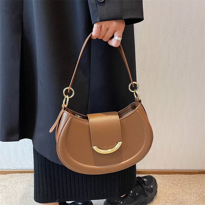 fashionable korean style niche underarm bag 2025 new simple hand shoulder bag all-matching graceful crossbody commuter ladies full figure