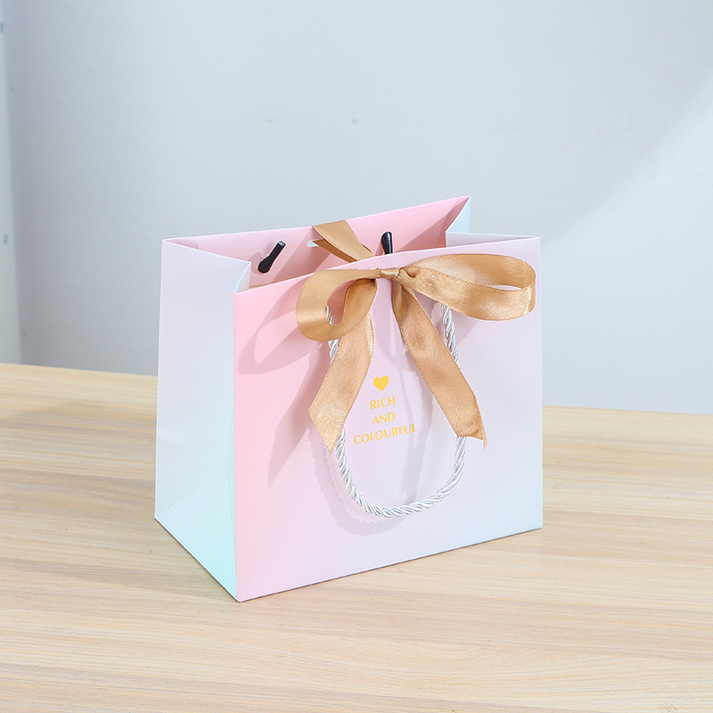new ins style packaging bag gradient gift bag clothing store handbag paper bag printed logo gift bag Item Picture