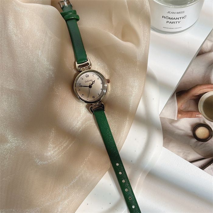 new watch female retro british style special interest light luxury fashion high sense female student round digital belt small Application Scenario