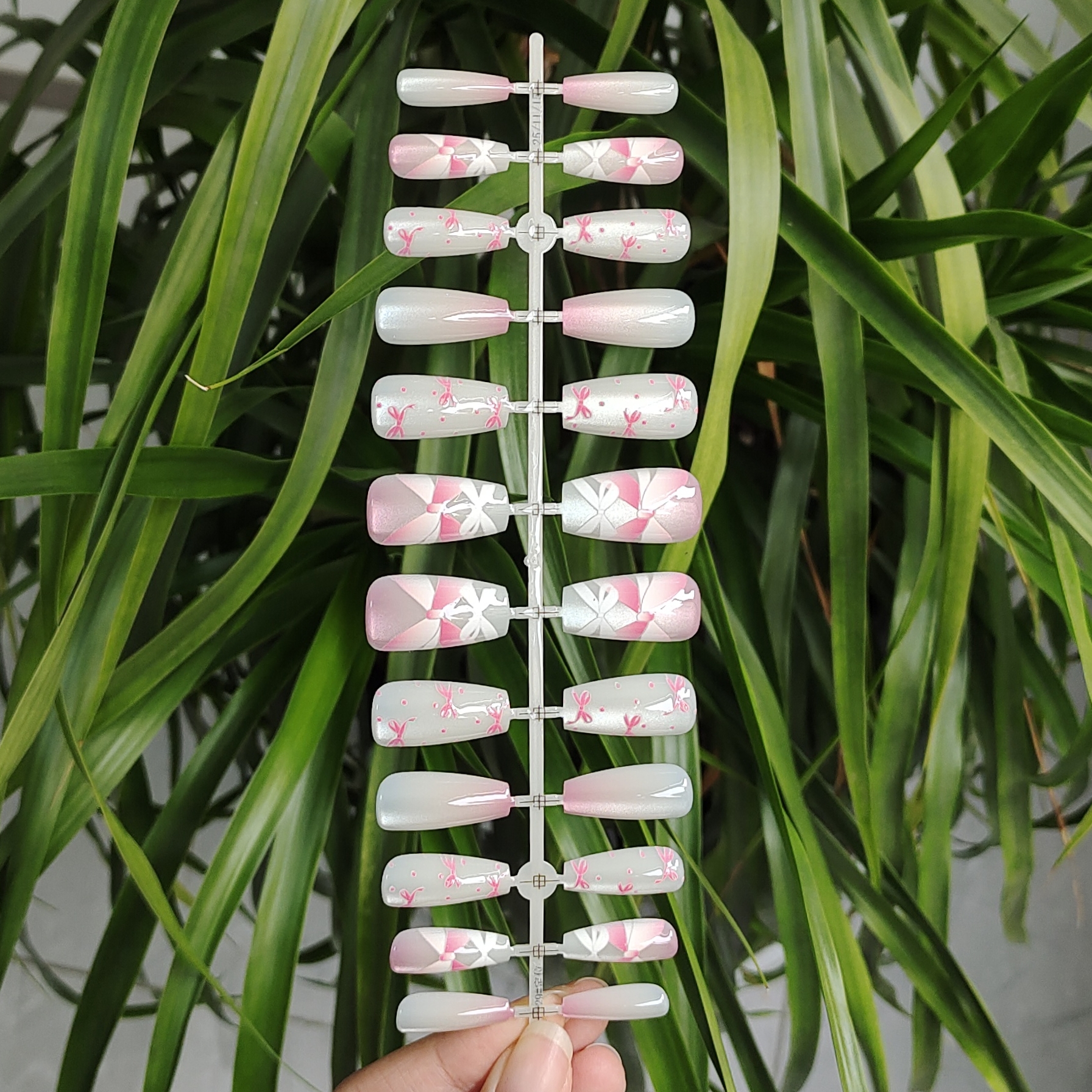 24 PCS PRESS ON NAIL TIPS MEDIUM COFFIN SHAPE CAT EYE AND PRINTING CRAFT WITH BOW PATTERN full figure