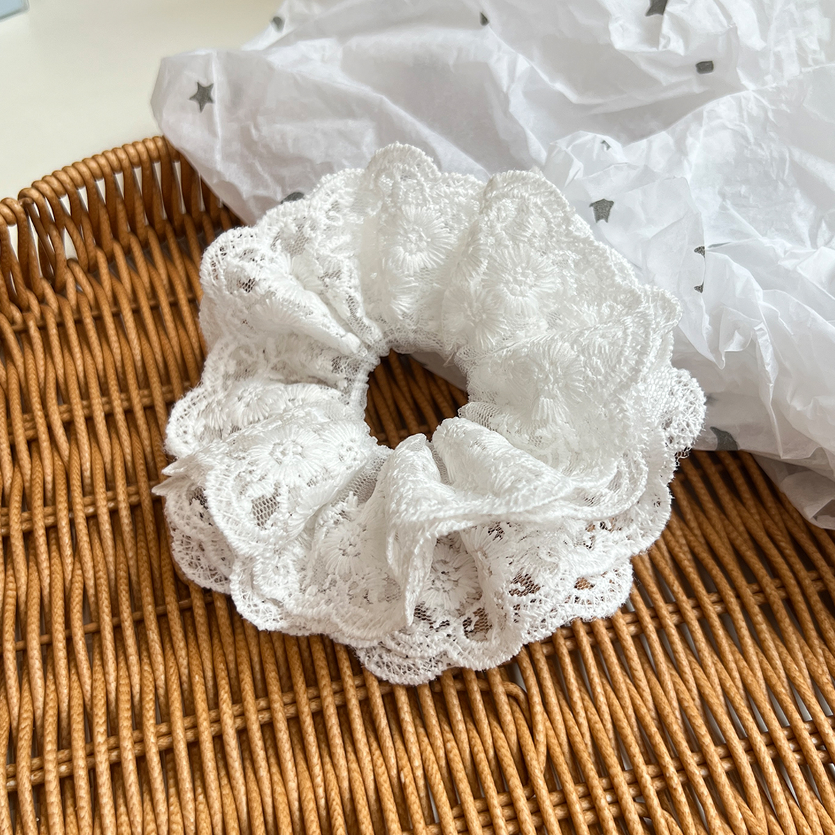 韩系四层蕾丝花边大肠发圈女白色温柔高级感发饰ins风氛围感头饰