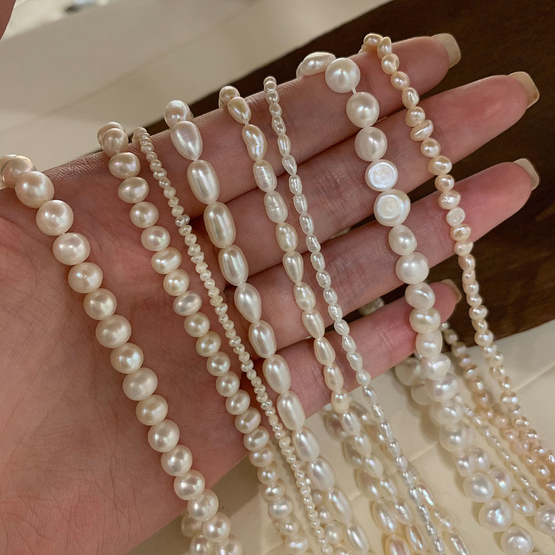 natural freshwater pearl necklace women's fashion barhaoke clavicle chain special-interest design 14k gilded necklace sweater chain full figure