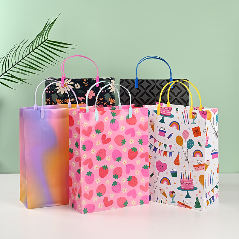 pp plastic handbag customized pvc children's birthday partner gift bag customized high-grade clothing shopping bag full figure