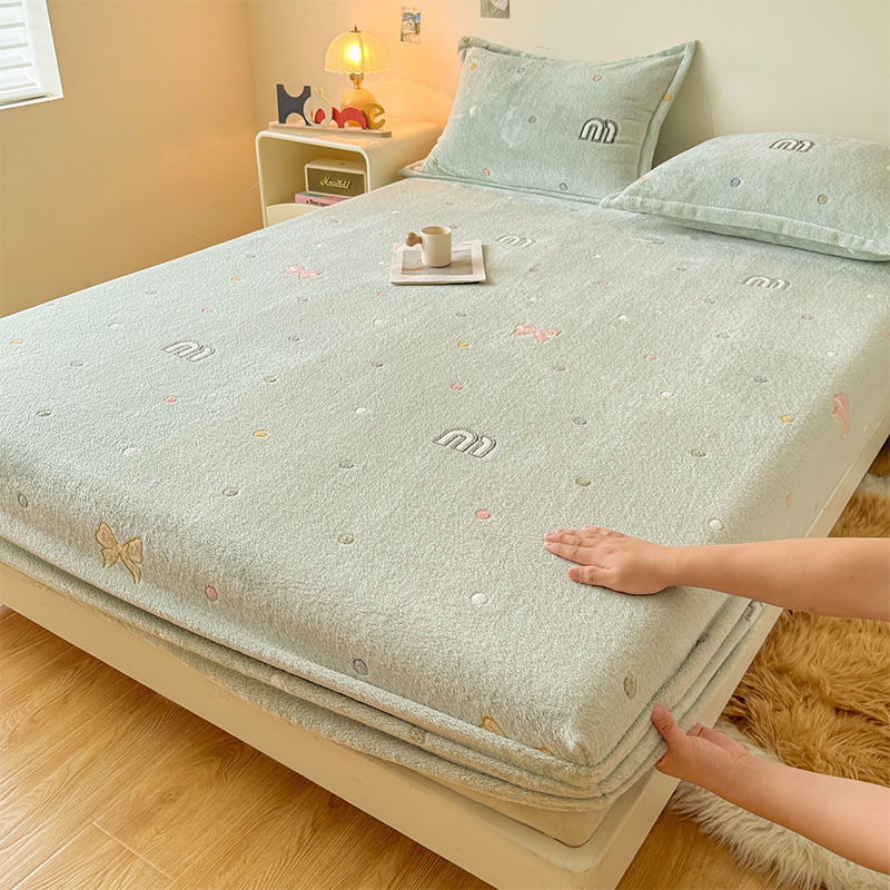 autumn and winter new winter fleece-lined thickened milk fiber three-piece bed sheet set milk fiber bedspread coral fleece bed sheet single piece details Picture
