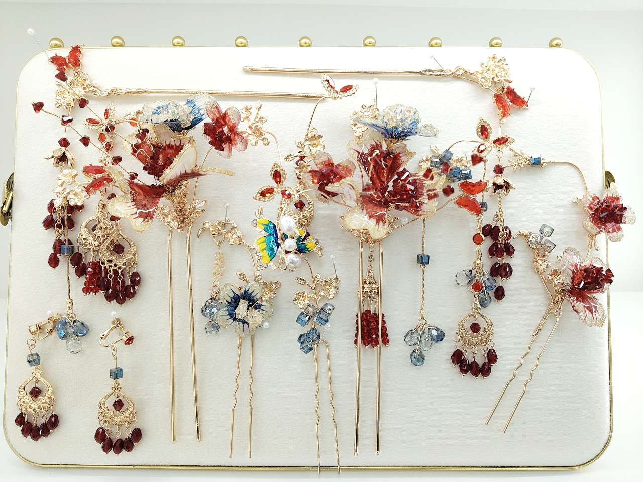 Red gold tassel hairpin for wedding: A perfect match for both Hanfu and Xiuhe, the ultimate choice for brides
