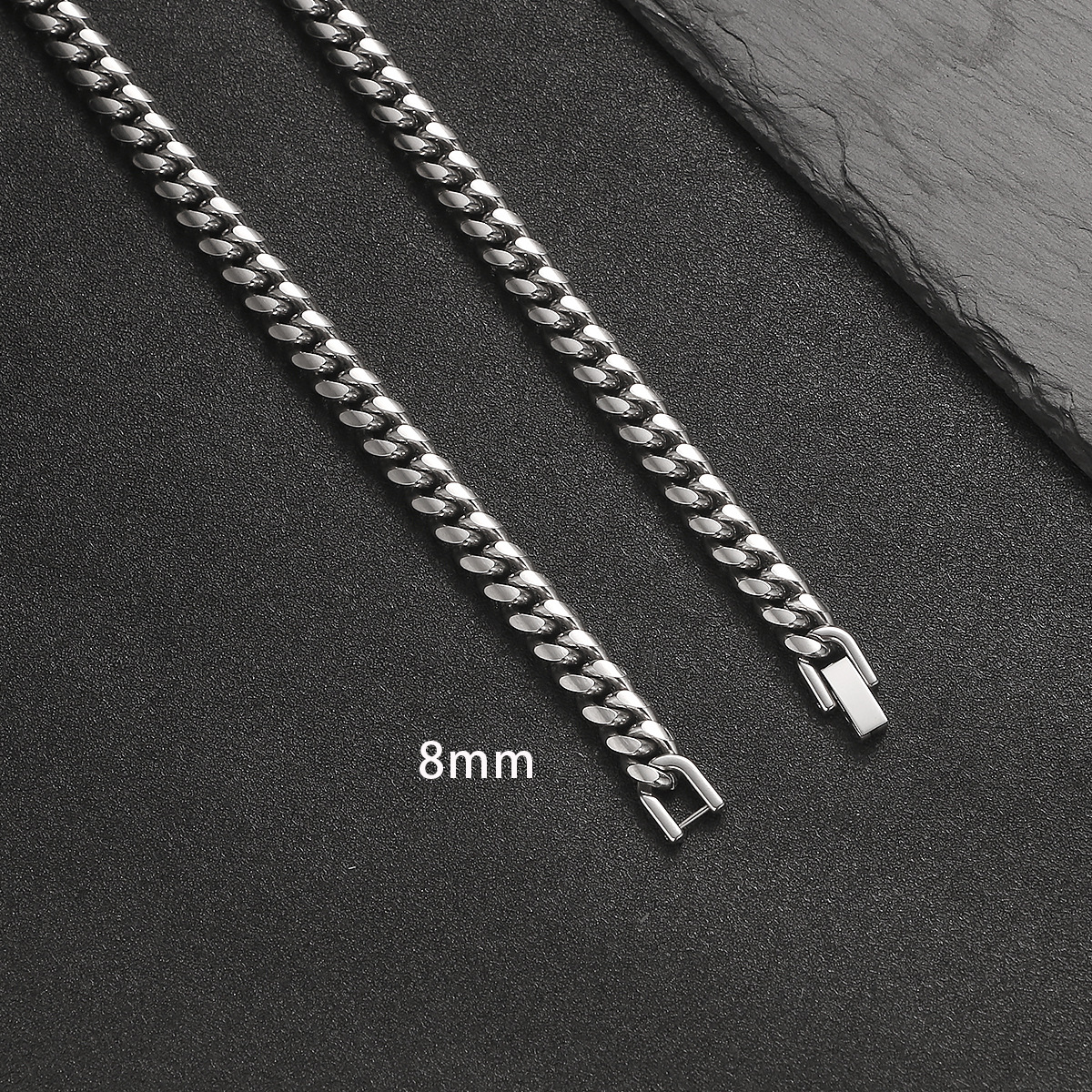 titanium steel cuban link chain hip hop necklace stainless steel round grinding encryption chain fashion men's jewelry buckle titanium steel necklace ornament Application Scenario