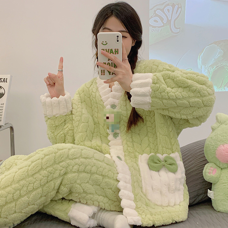 coral fleece cardigan pajamas suit women's 2025 autumn and winter new outdoor warm and cute cartoon flannel home wear full figure