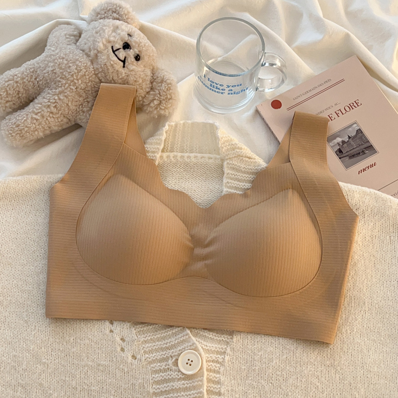liquid foundation seamless underwear women's wireless large size bra big chest small pull-up push-up bra breathable with chest pad details Picture
