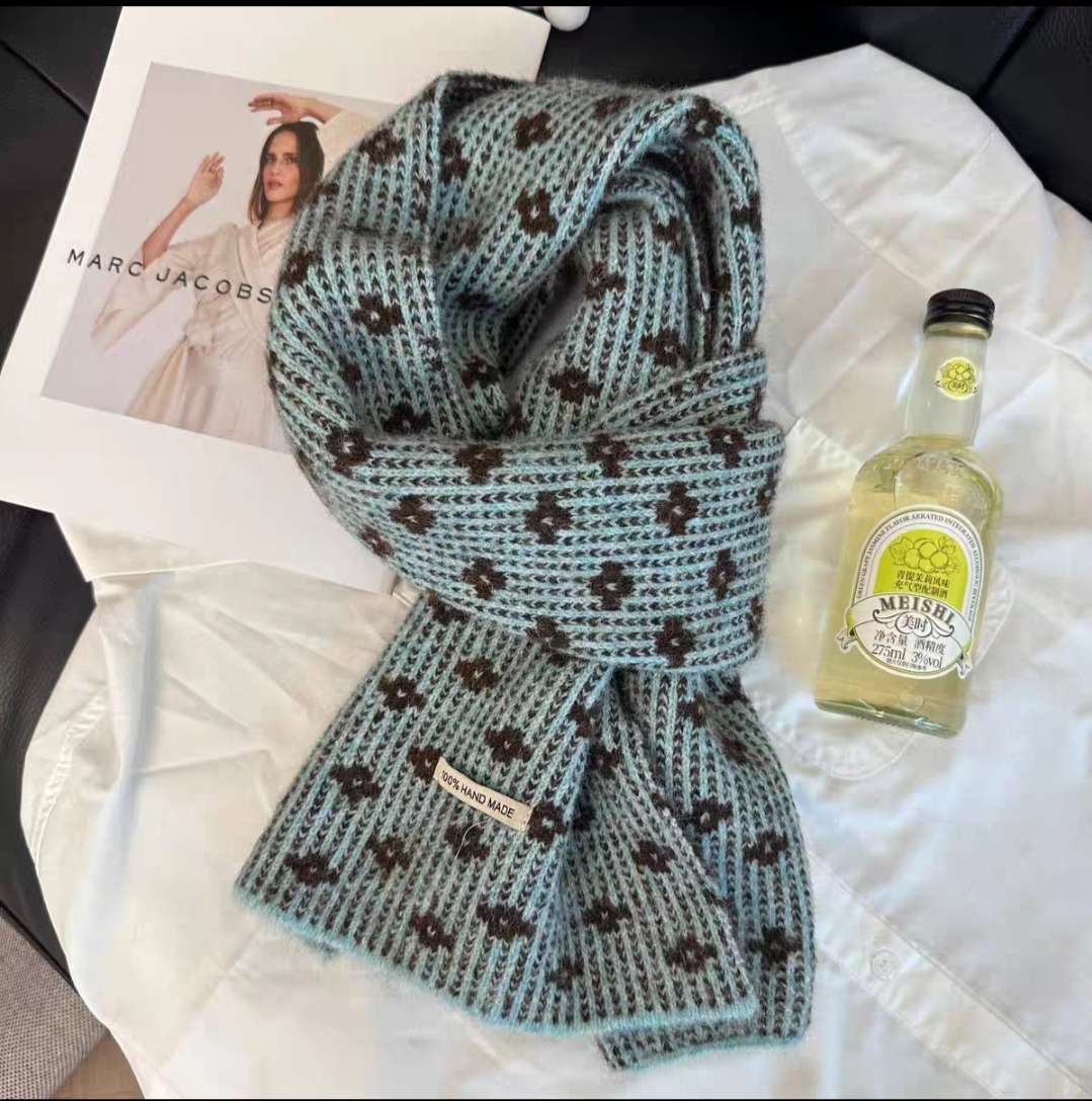 Knitted woolen Korean-style scarf, scarf. A long and versatile women's scarf made of cotton and linen detail image 4