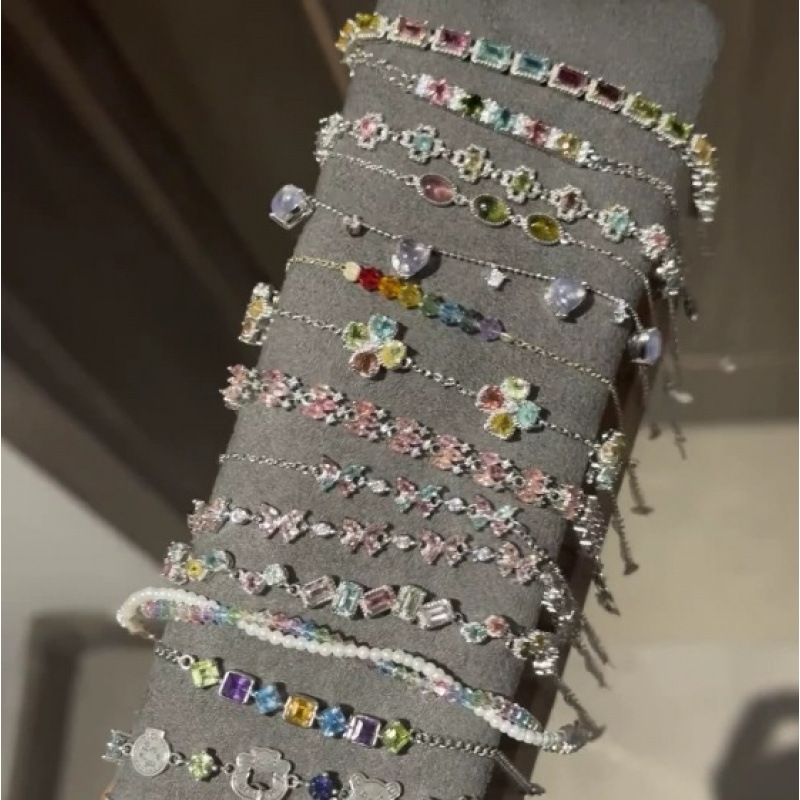 high-grade light luxury zircon four-petal flower bracelet women's fashion all-match cross-border bracelet chinese valentine's day jewelry yiwu accessories Application Scenario