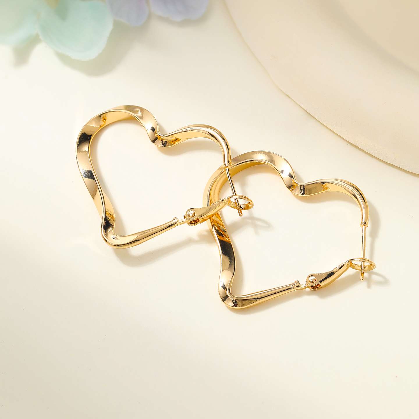 时尚珍珠耳环耳饰女气质简约百搭耳饰品优雅耳环潮流新品产品图