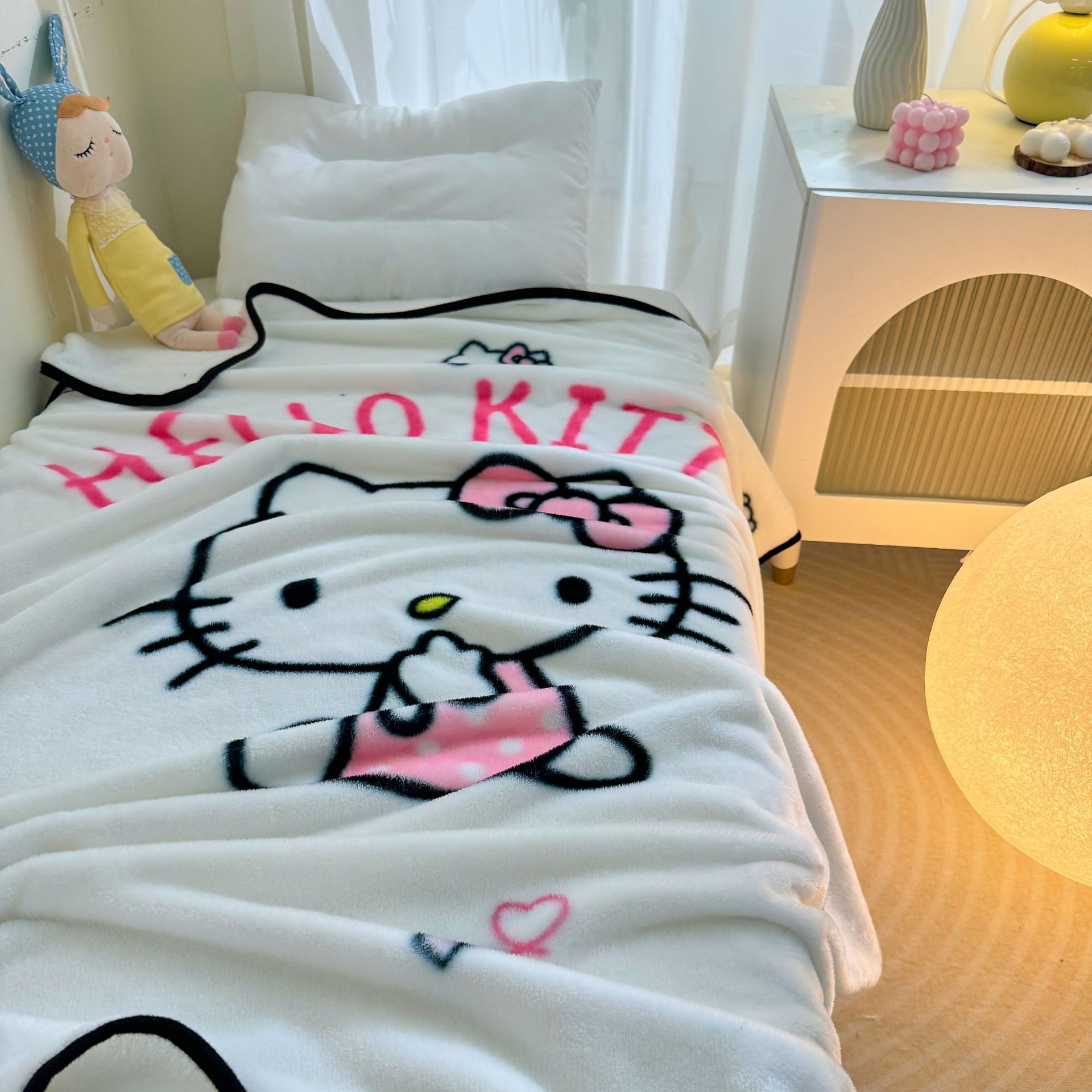 sanrio cartoon blanket milk fiber thick blanket children cartoon nap blanket student nap blanket foreign trade full figure