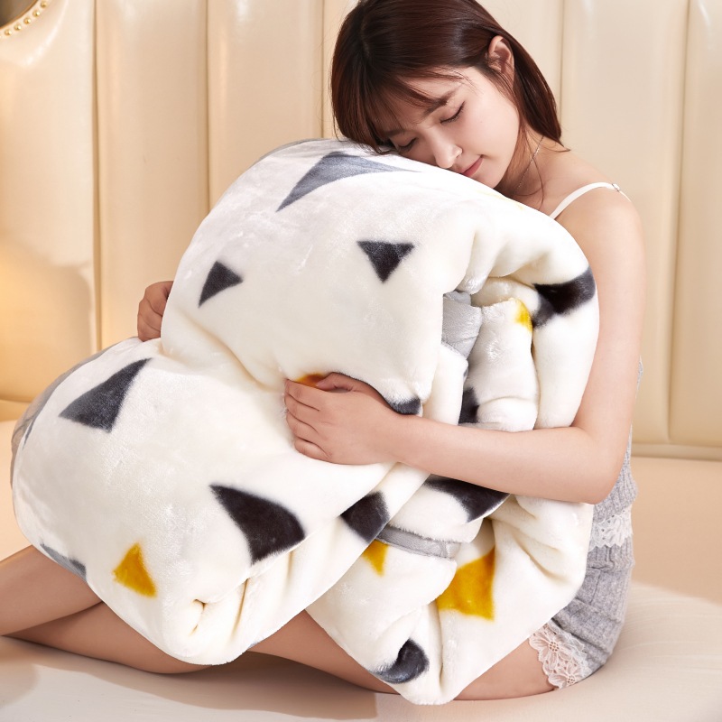 double-layer thickened laschel blanket velvet blanket red wedding gifts blanket leisure blanket children's thickened blanket winter details Picture