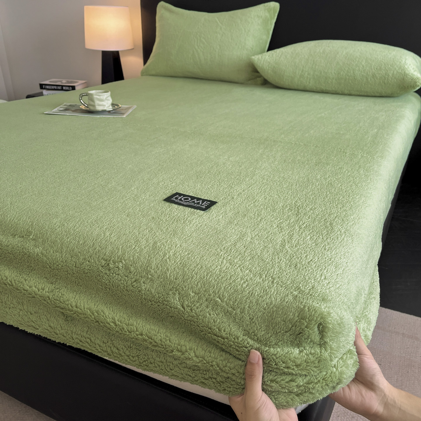 winter milk fiber bedspread fleece-lined bedspread coral fleece thickened mattress protective cover non-slip sheet set 2025 new Item Picture