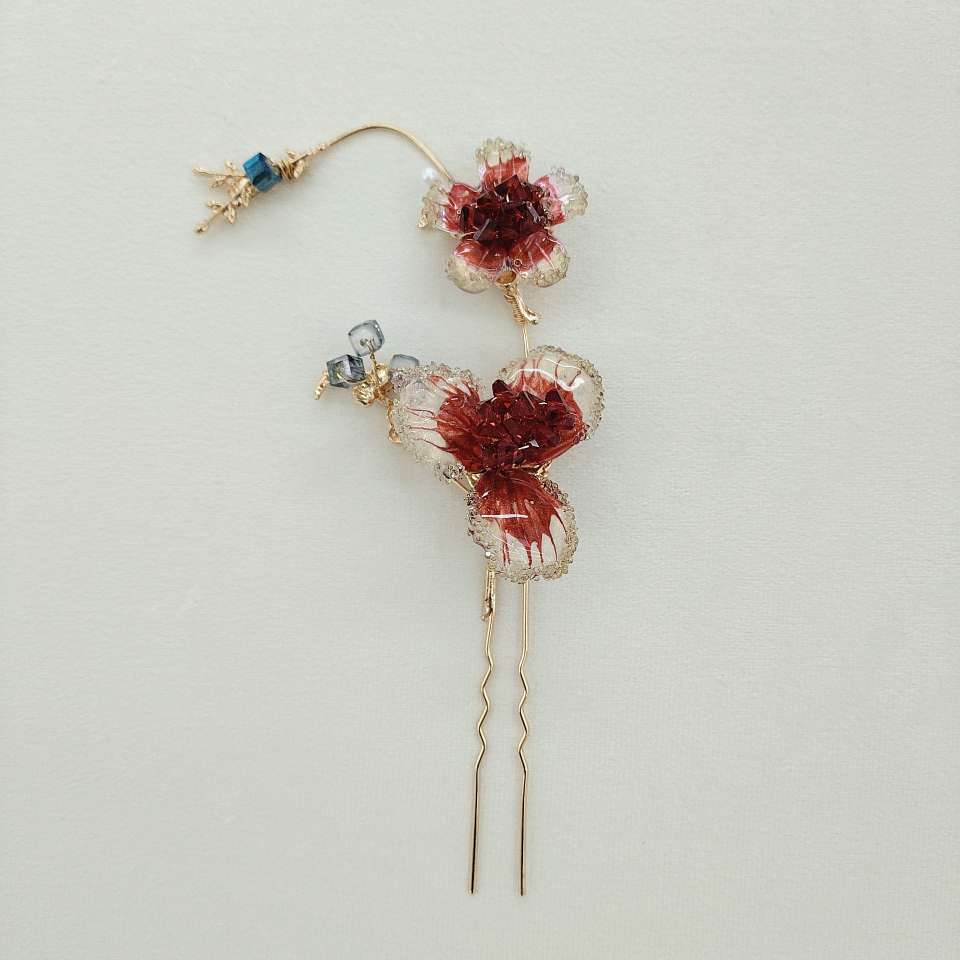 Red gold tassel hairpin for wedding: A perfect match for both Hanfu and Xiuhe, the ultimate choice for brides Item Picture