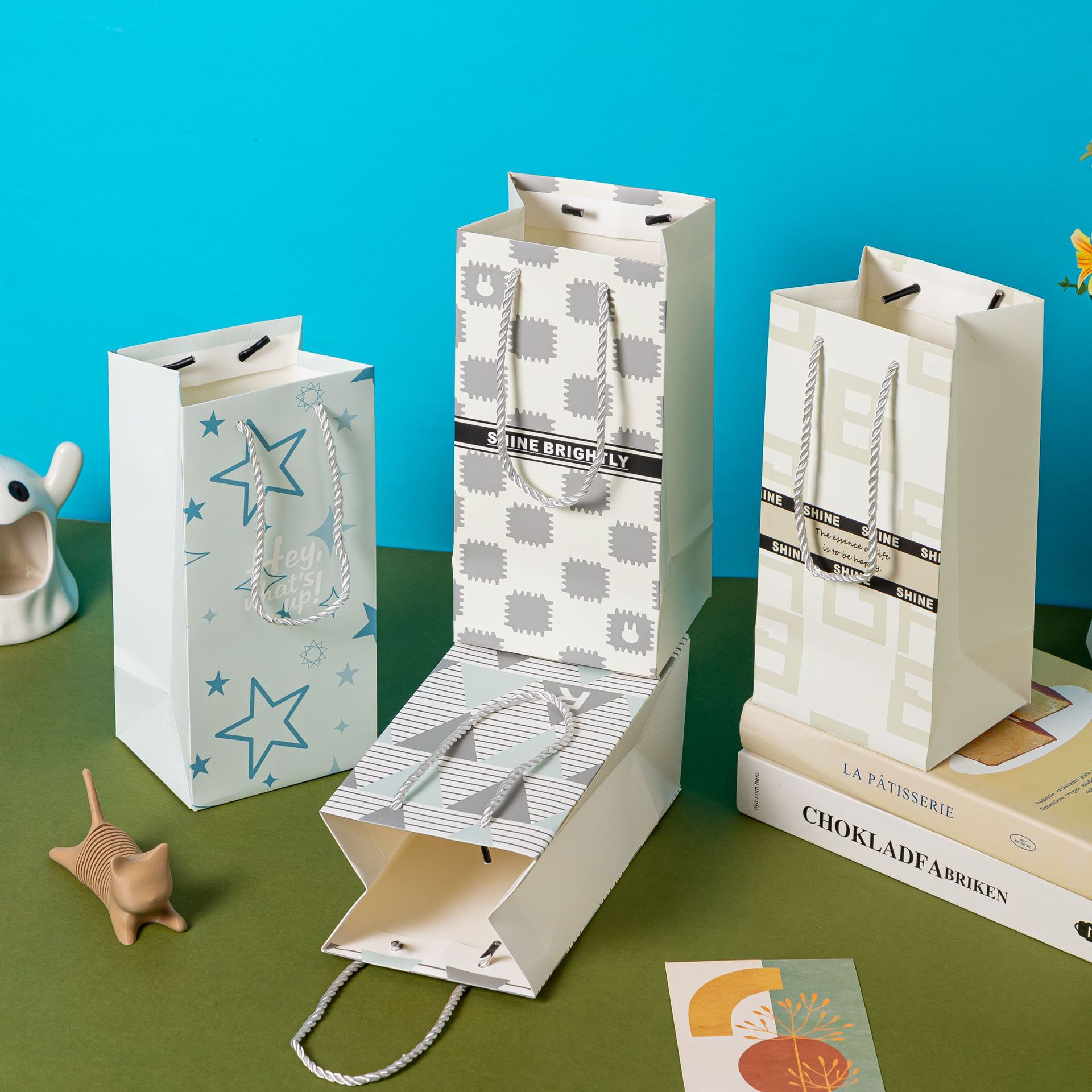 cute cartoon good-looking cup storage paper bag gift packaging hand gift return handbag thickened gift bag details Picture