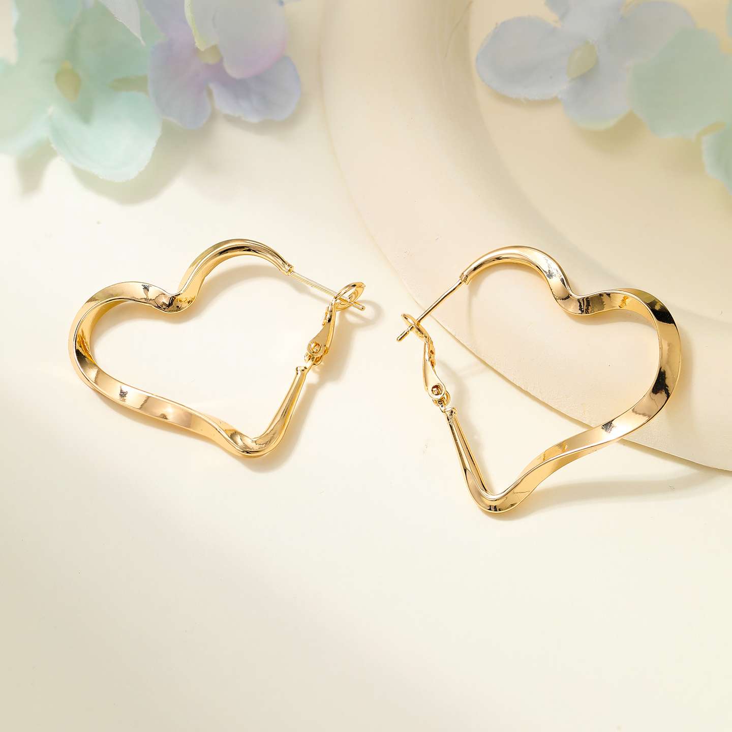 时尚珍珠耳环耳饰女气质简约百搭耳饰品优雅耳环潮流新品细节图