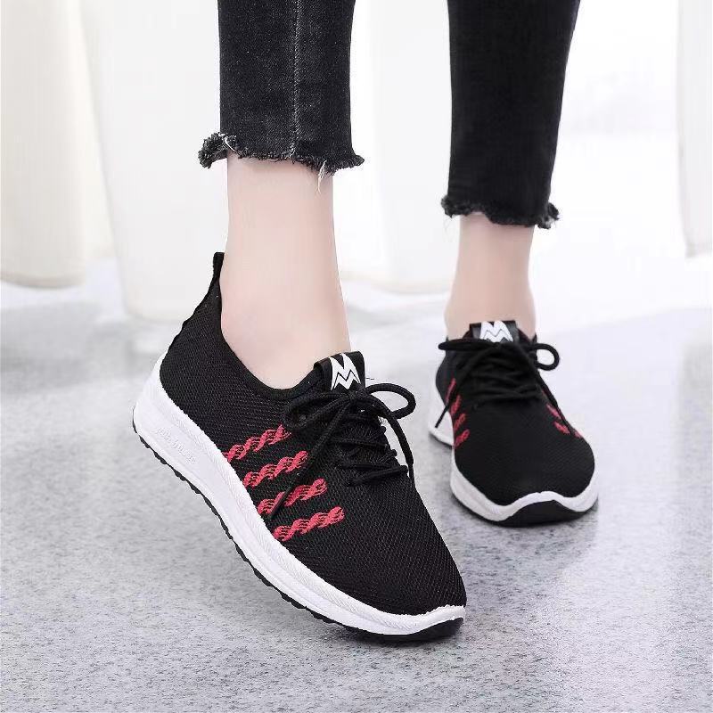 2023 new summer trendy women's breathable shoes comfortable flyknit breathable casual sneaker lightweight non-slip mom shoes details Picture