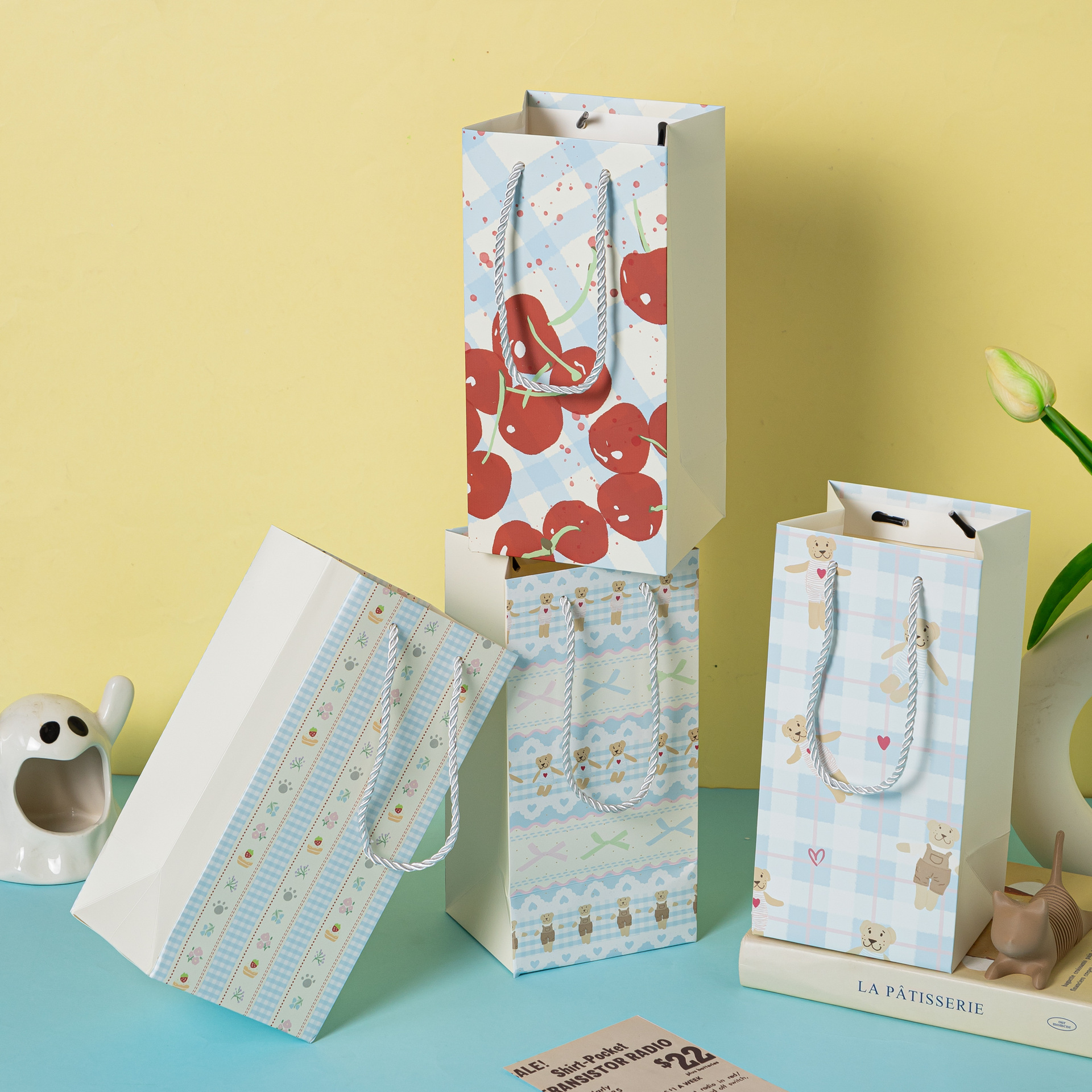cute cartoon good-looking cup storage paper bag gift packaging hand gift return handbag thickened gift bag Specification drawing