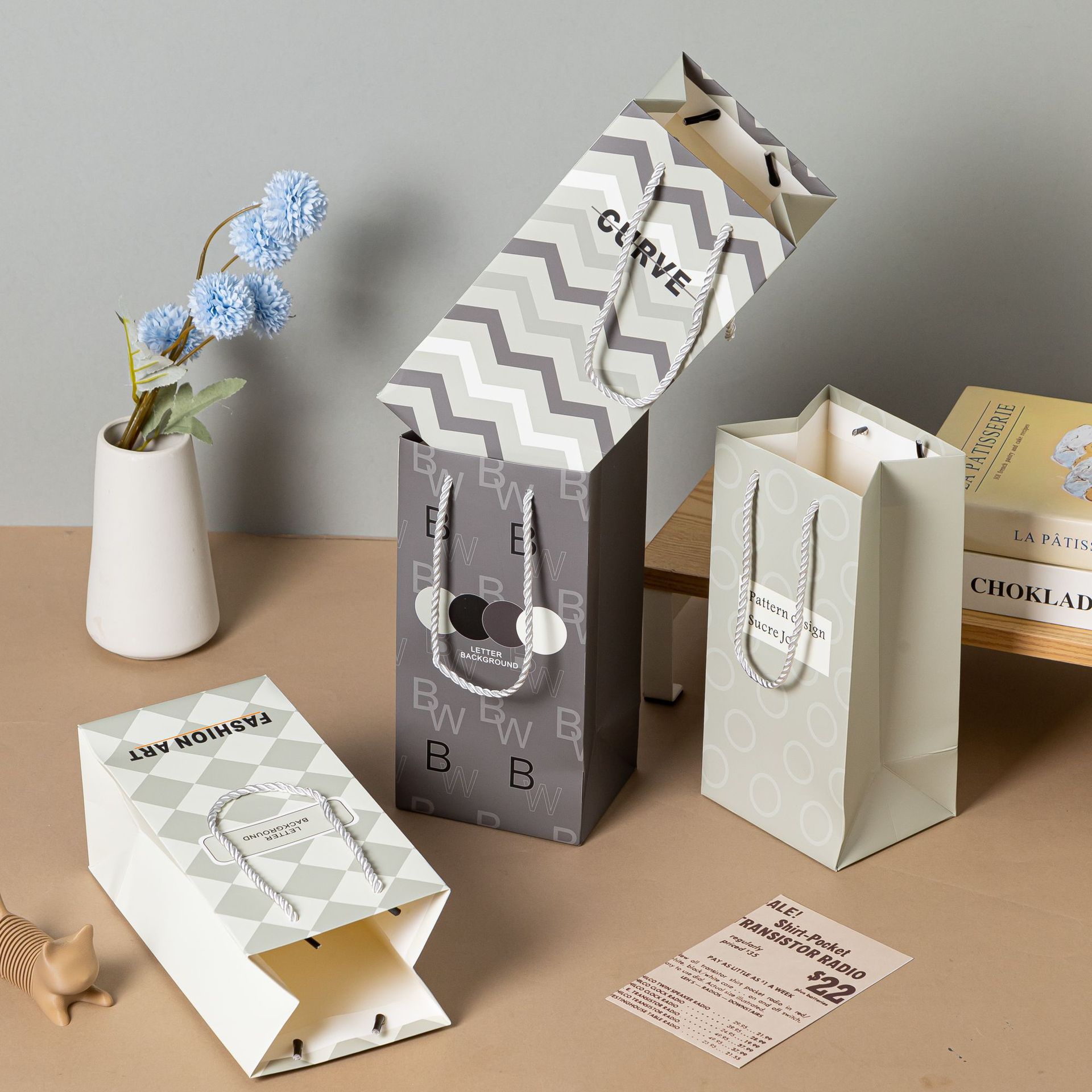cute cartoon good-looking cup storage paper bag gift packaging hand gift return handbag thickened gift bag Application Scenario