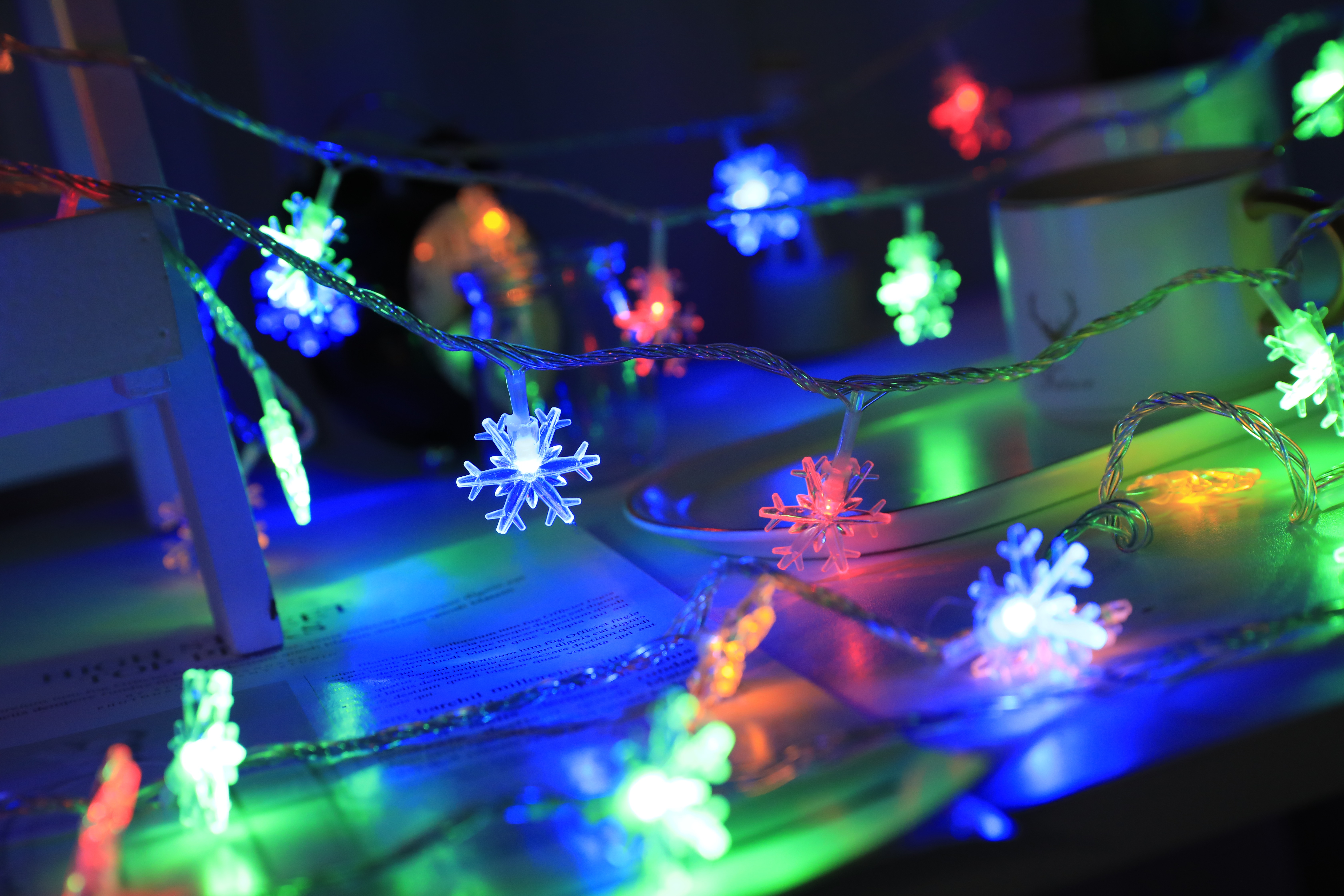 LED snowflake string lights, small colored lights, flashing lights, string lights, Christmas decorative lights, festival atmosphere lights Item Picture