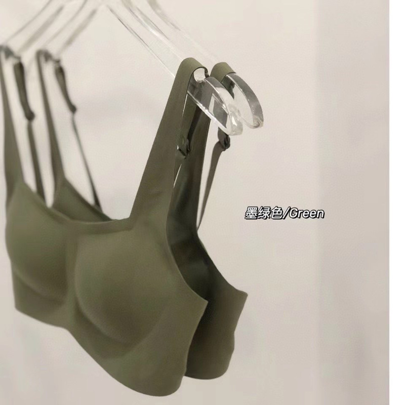 metwo small square collar french latex underwear seamless wireless plain skin underwear ultra-thin push-up adjustable bra Application Scenario