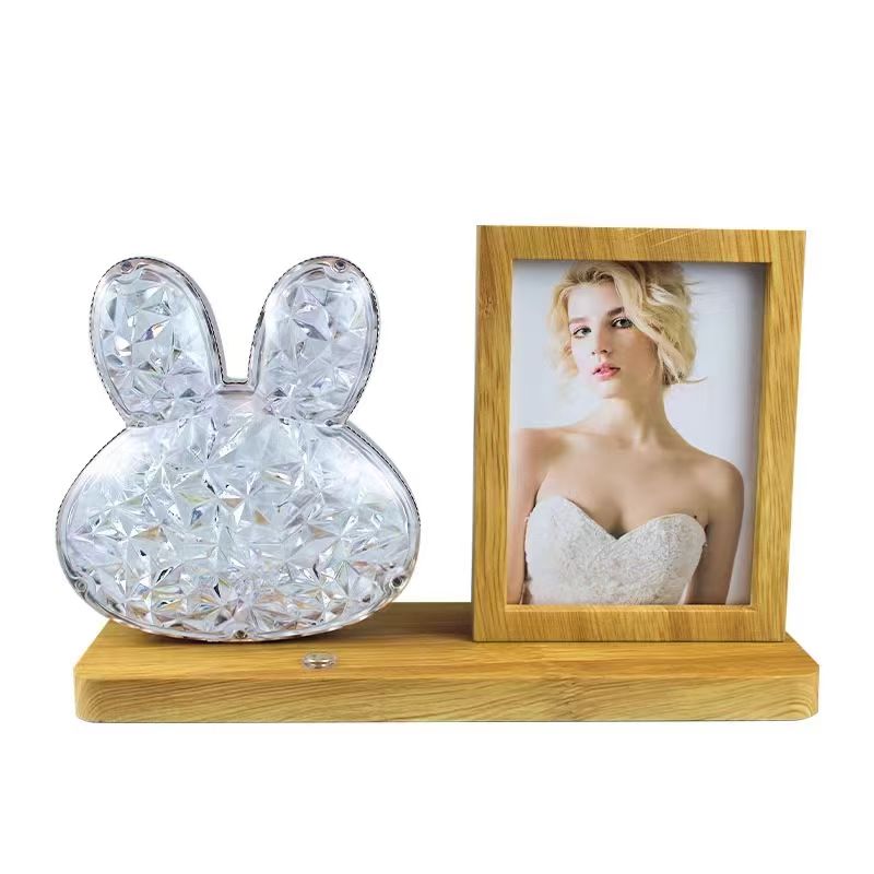 Touch screen switch with light, photo frame, density board photo frame, desk lamp photo frame processing, custom photo frame, photo frame mirror, plastic photo frame, photo frame factory Application Scenario