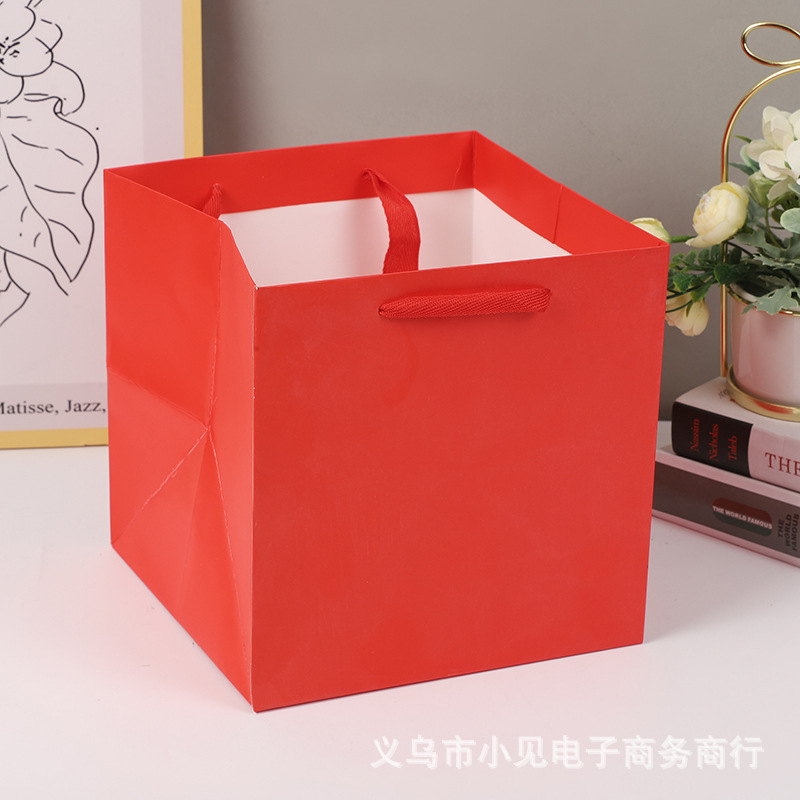 square gift bag flower handbag cake bag packing bag thickened large bouquet kraft paper bag gift bag Application Scenario