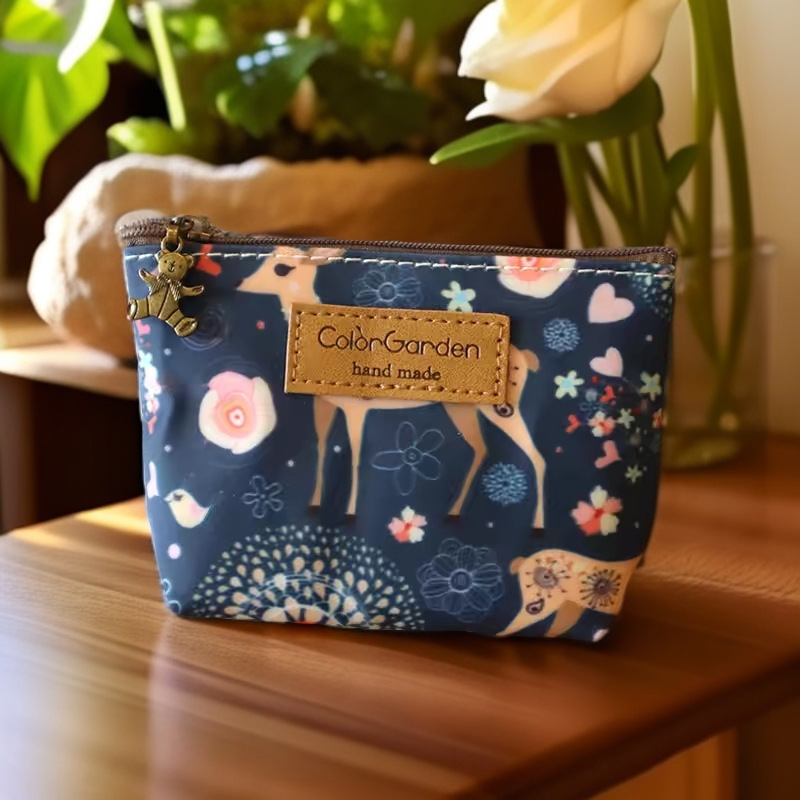 cartoon waterproof oxford cloth mini coin purse card holder female children's coin lipstick headset car key storage small bag Application Scenario