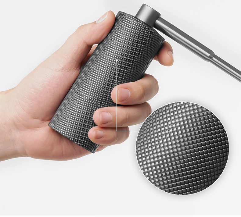 The Chestnut Nano portable folding hand-cranked coffee grinder is a household coffee bean grinder with a central axis positioning, foldable, portable and pocket-fitting stainless steel Nano coffee grinder pic 14