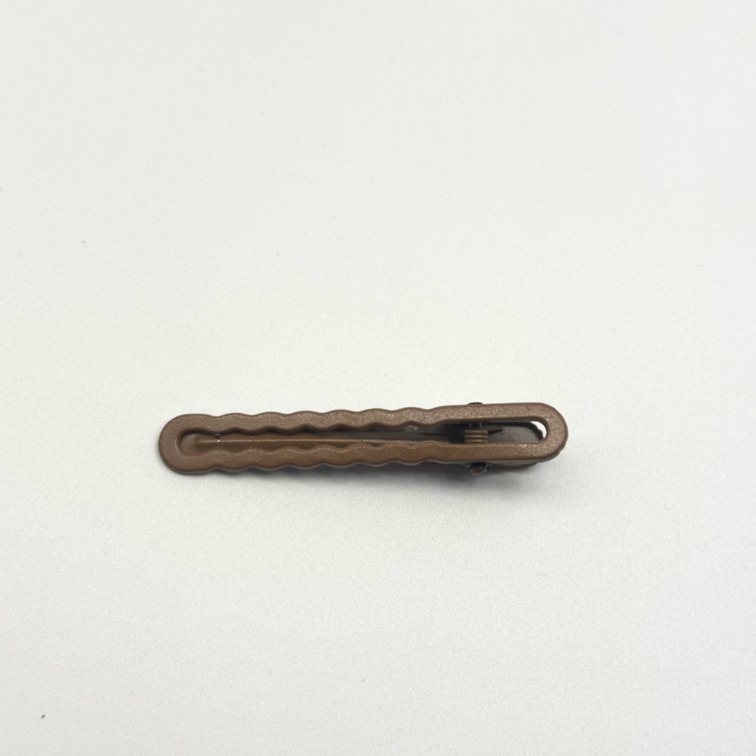 dopamine candy color metal hollow barrettes wave hair clip for broken hair barrettes sub side clip bang clip duckbill clip sub diy Application Scenario