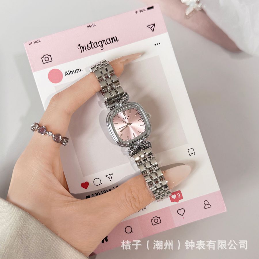 godi pink watch collection quartz waterproof ins style light luxury metallic belt design sense peach high sense simple Application Scenario