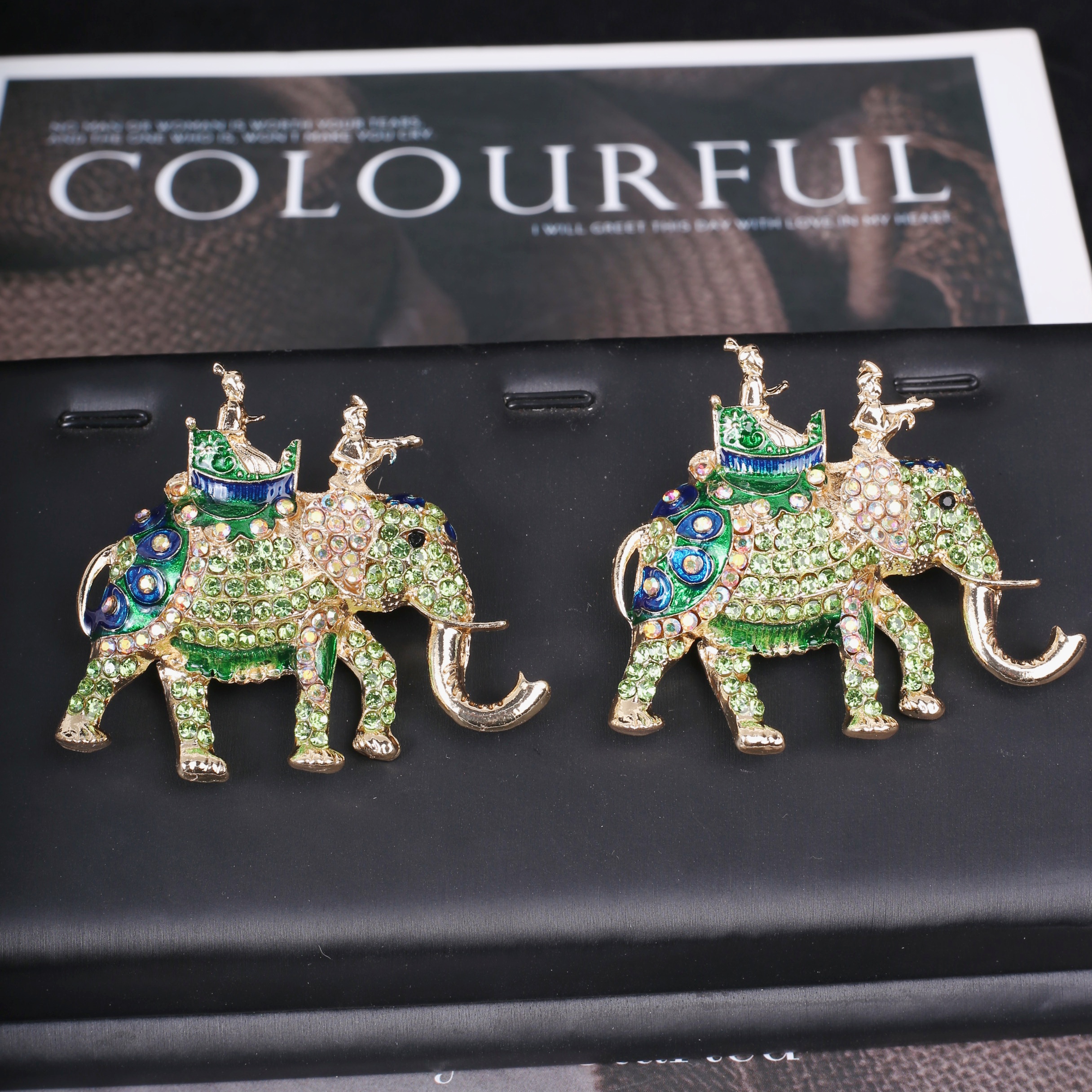 新款精致复古重工满钻大象胸针泰国吉祥胸花复古重工别针服装配饰饰品胸针