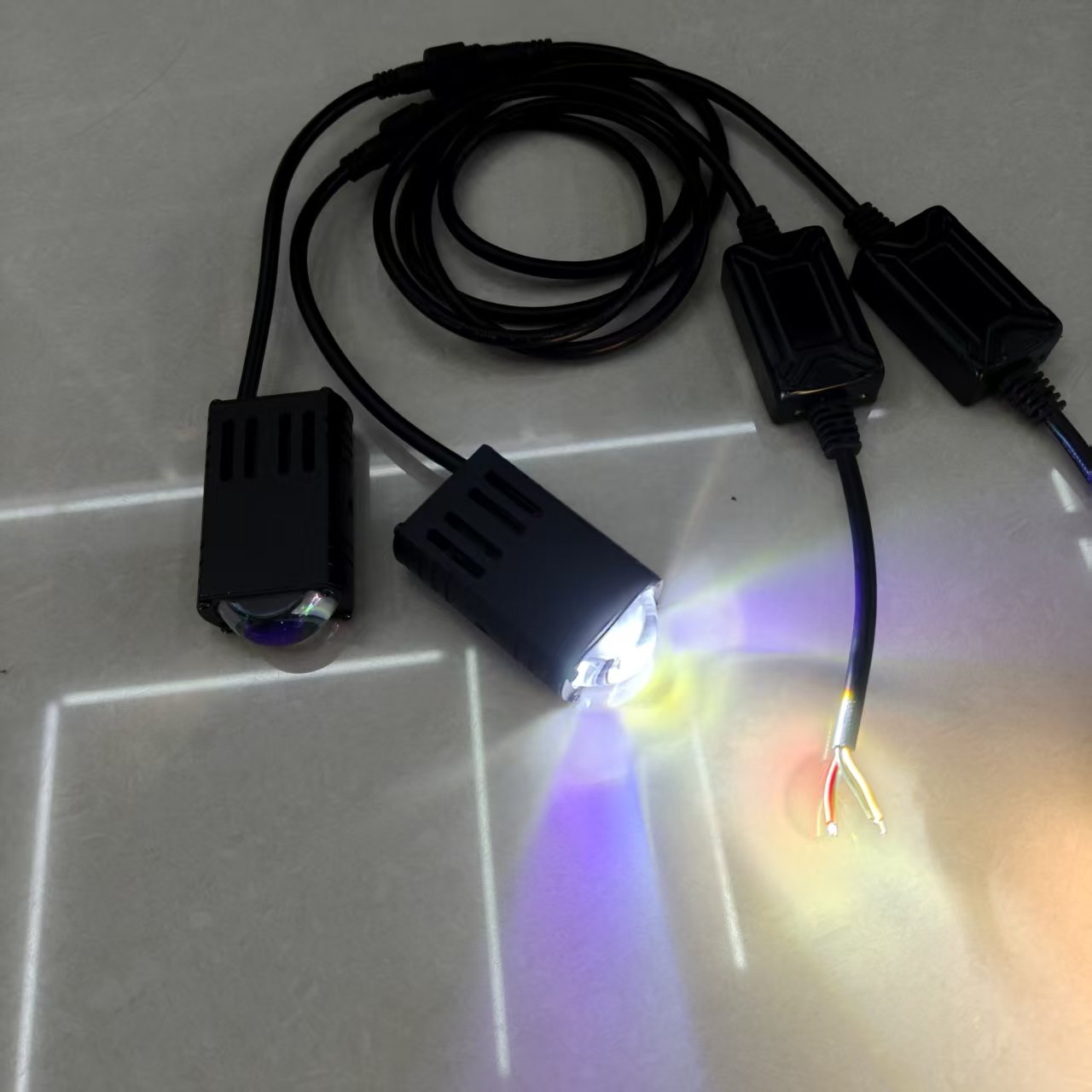 LED laser cannon, hidden car grille spotlights, strong yellow and white dual-color headlights for trucks and off-road vehicles, roof lights Specification drawing
