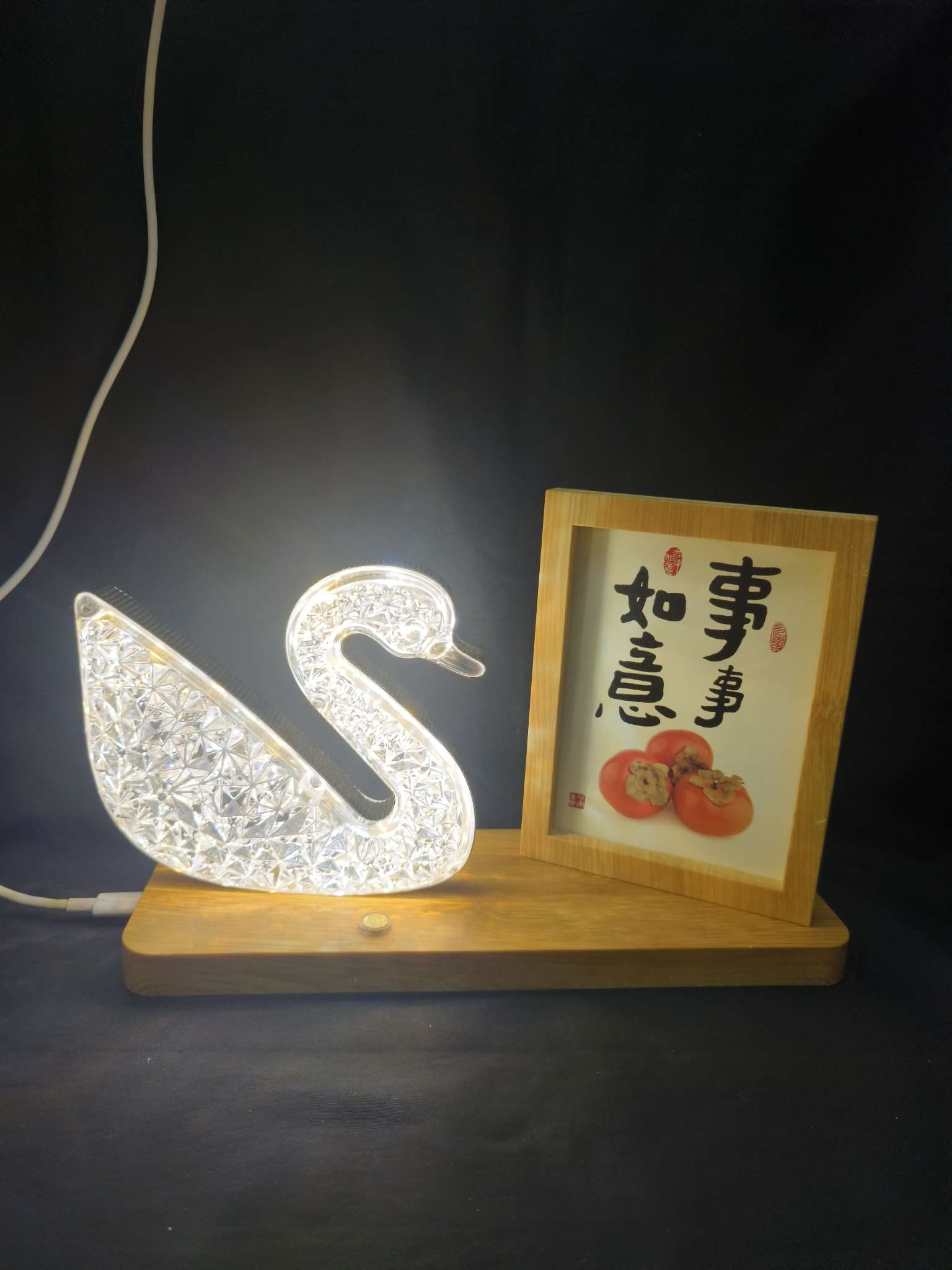 Photo frames with lights, density board photo frames, table lamp photo frames, processed photo frames, customized photo frames, photo frames, mirrors, plastic photo frames, touch screen switches in the photo frame factory, high-quality photo frames detail image 7